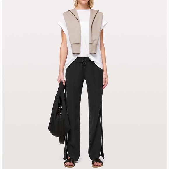 NWT Lululemon on the right track pant
